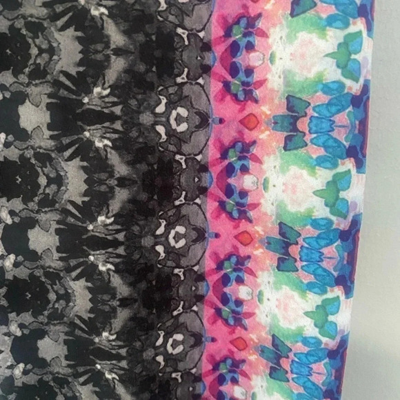 Prana Multicolor Roxanne Capri Leggings: Watercolor Tie-dye Size Small - Picture 2 of 7